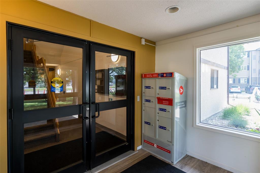A 204 693 St Anne's Road, Winnipeg, Manitoba  R2N 3T5 - Photo 4 - 202615884
