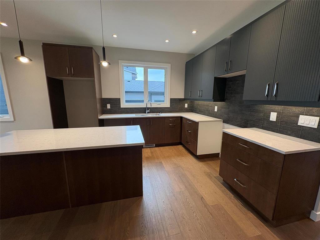 51 Siddiqui Ridge, Winnipeg, Manitoba  R3Y 2G8 - Photo 3 - 202618731