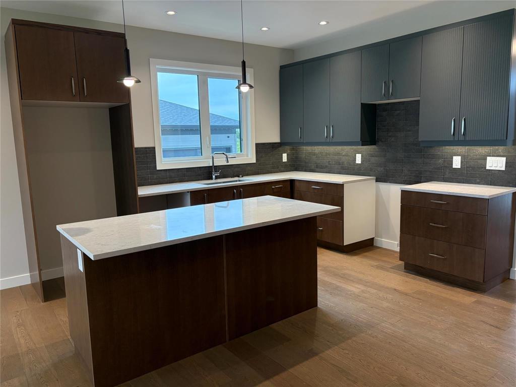 51 Siddiqui Ridge, Winnipeg, Manitoba  R3Y 2G8 - Photo 4 - 202618731