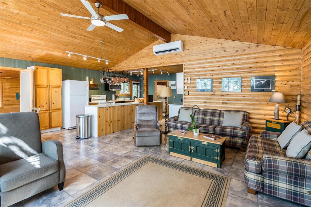 33 Block 6 Road, Falcon Lake, Manitoba  R0E 0N0 - Photo 7 - 202621688
