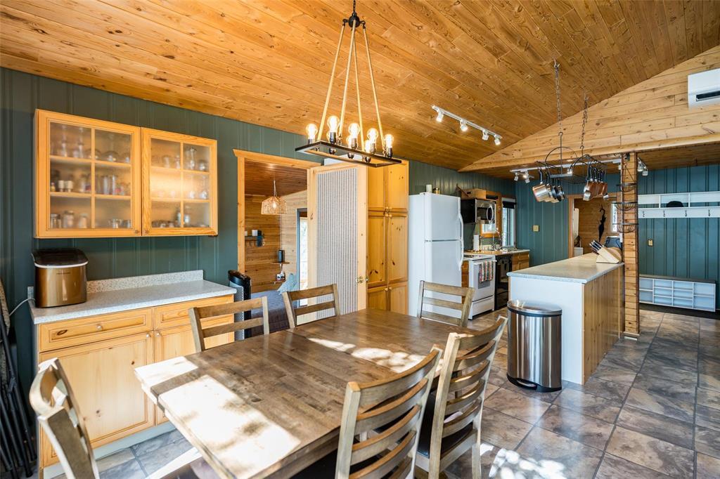 33 Block 6 Road, Falcon Lake, Manitoba  R0E 0N0 - Photo 9 - 202621688
