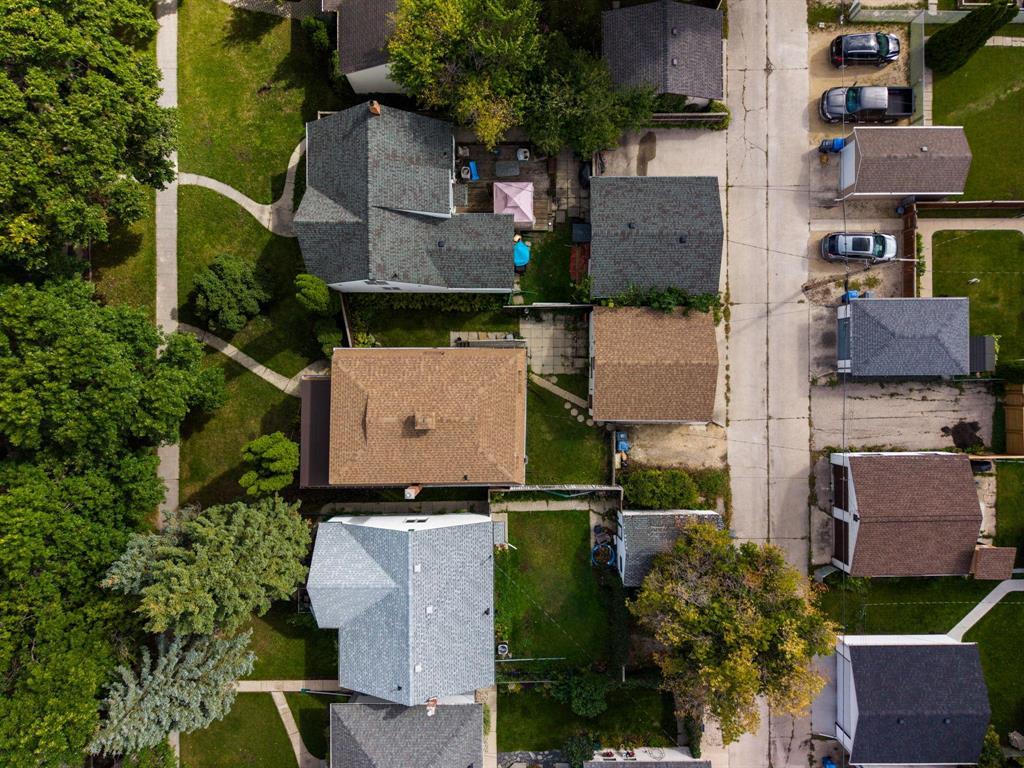 278 Perth Avenue, Winnipeg, Manitoba  R2V 0T5 - Photo 3 - 202622823