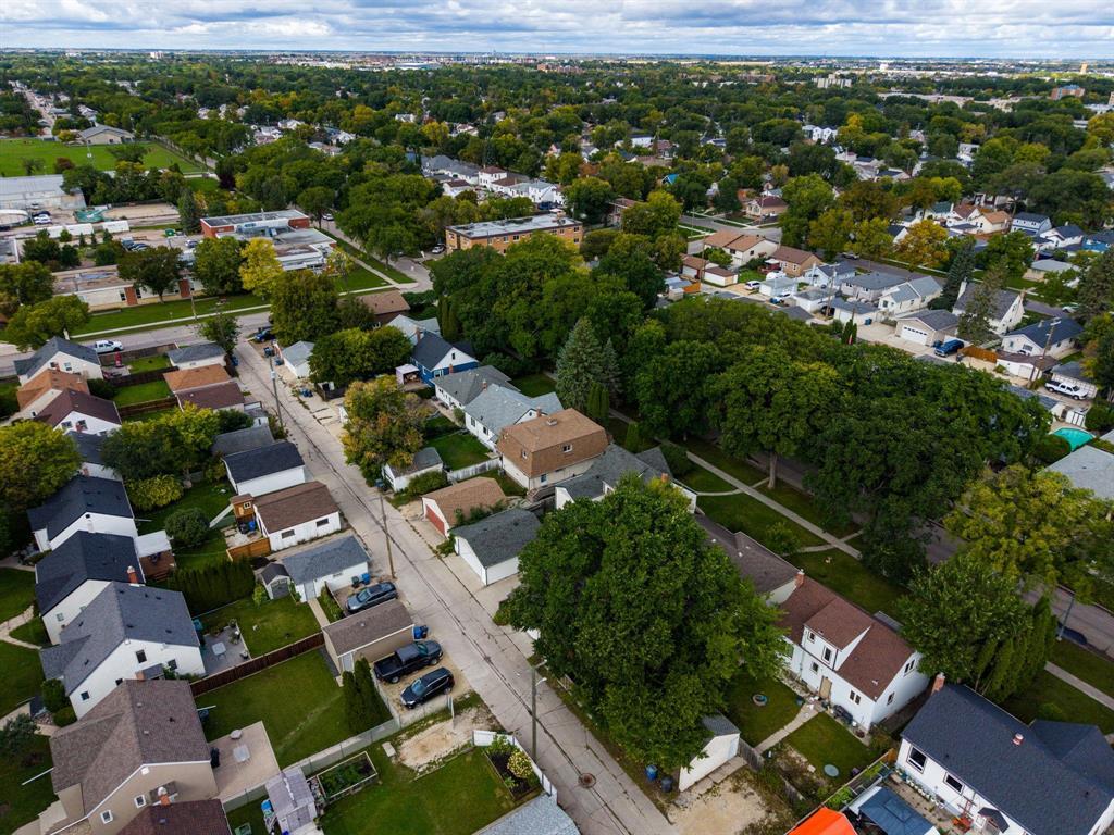 278 Perth Avenue, Winnipeg, Manitoba  R2V 0T5 - Photo 4 - 202622823