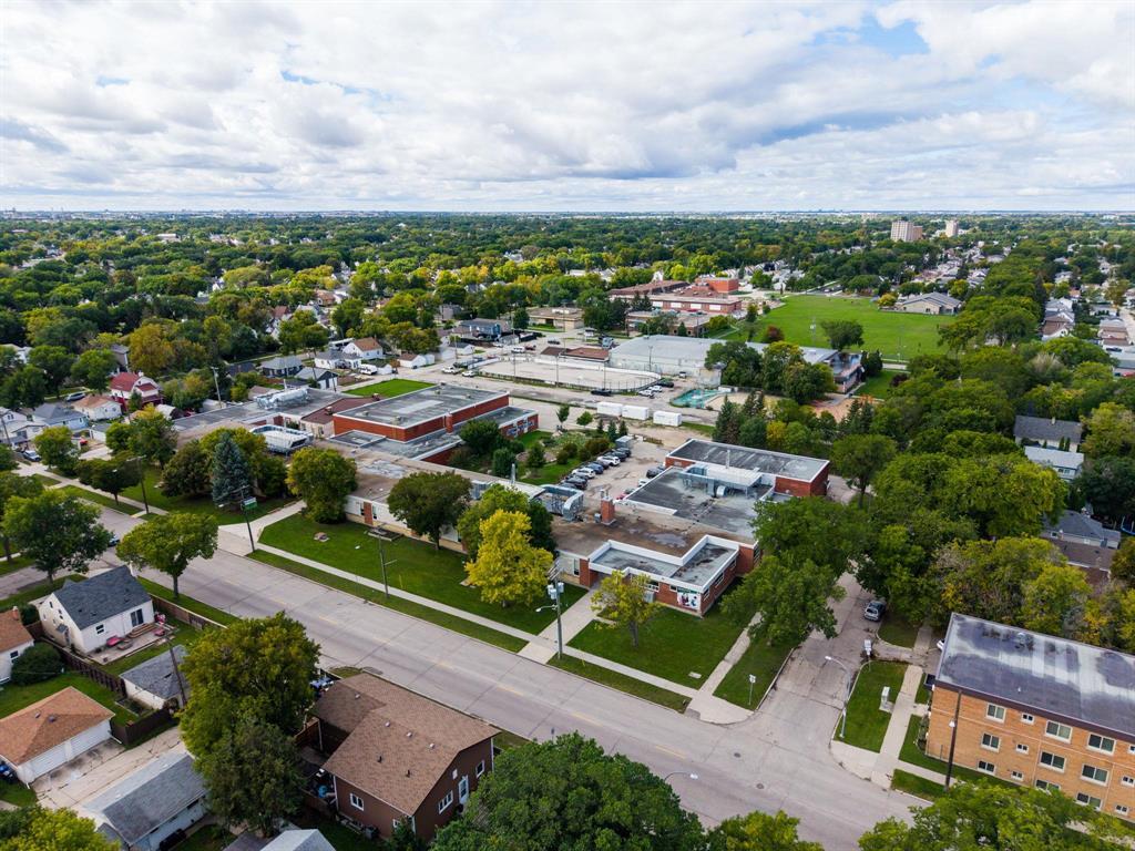278 Perth Avenue, Winnipeg, Manitoba  R2V 0T5 - Photo 5 - 202622823