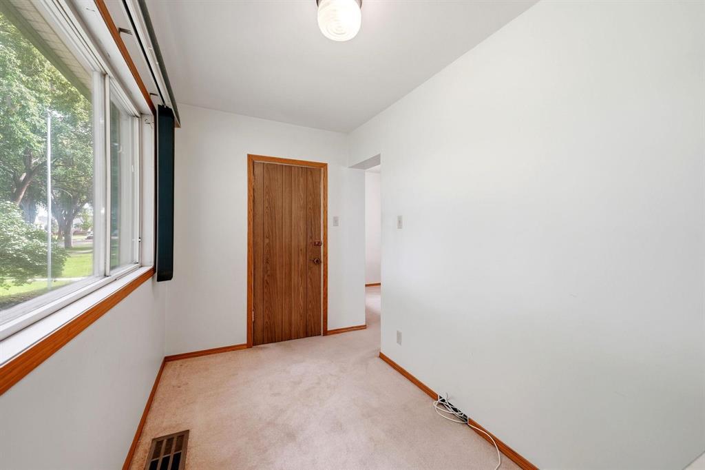 278 Perth Avenue, Winnipeg, Manitoba  R2V 0T5 - Photo 7 - 202622823
