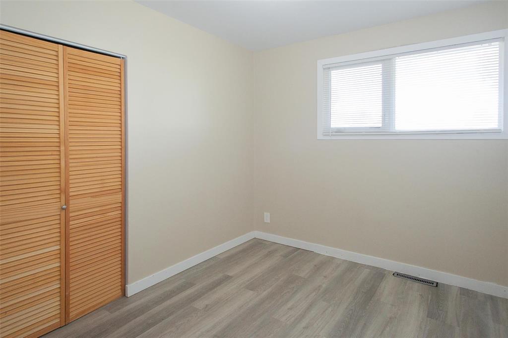 409 Kent Road, Winnipeg, Manitoba  R2L 1Y2 - Photo 11 - 202624726