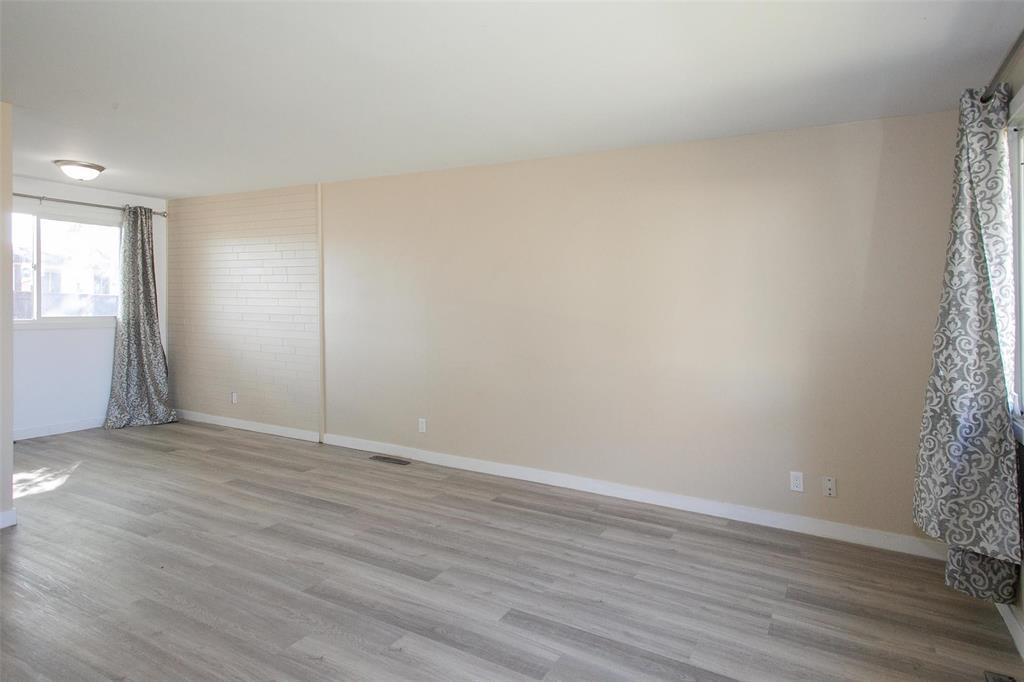 409 Kent Road, Winnipeg, Manitoba  R2L 1Y2 - Photo 4 - 202624726